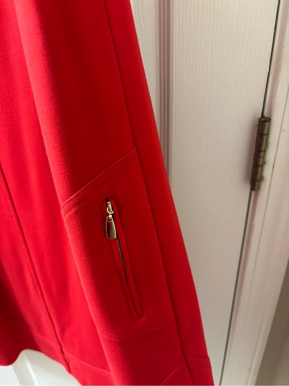 Laundry By Shelli Segal Vibrant Red Sleeveless Shift Dress